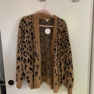 En Creme Oversized Leopard Print Sweater